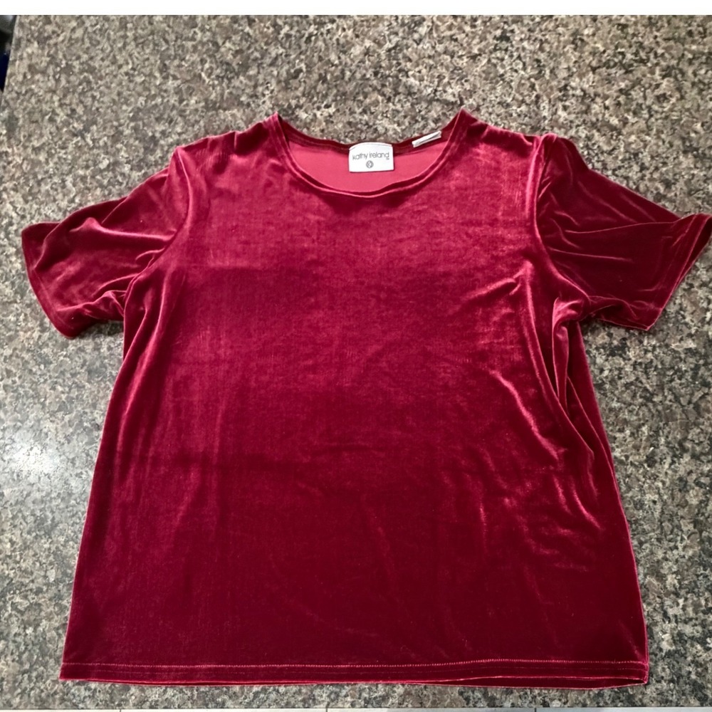 Kathy Ireland Womens XL Burgundy Red Velvet Short Sleeve Crew Neck Velour Top